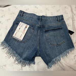 Juinors high rise frayed hem shorts NWT